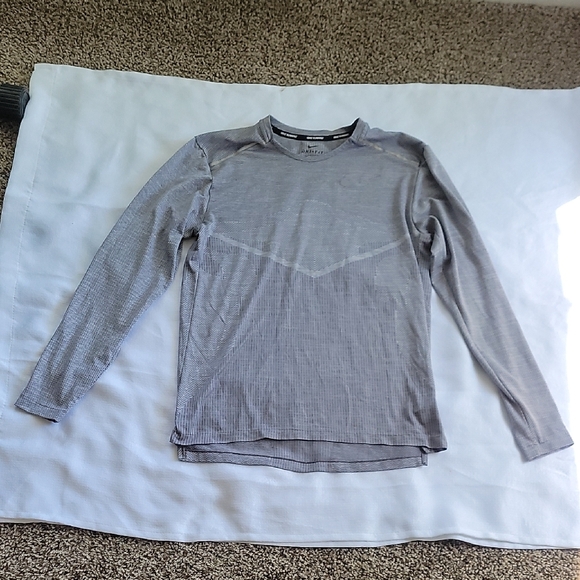 Nike Other - Nike Men's Gray Long Sleeve Shirt